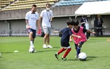 Messi, Neymar và Mbappe gây sốt ở Nhật Bản