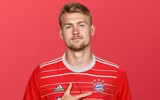 De Ligt tình tứ bên bạn gái bằng tuổi khi ra mắt Bayern