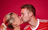 De Ligt tình tứ bên bạn gái bằng tuổi khi ra mắt Bayern