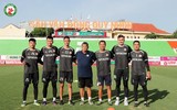 Đặng Văn Lâm đi cùng bạn gái ra mắt CLB Bình Định