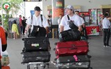 Đặng Văn Lâm đi cùng bạn gái ra mắt CLB Bình Định