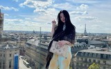 Quang Hải hành động đẹp với bạn gái trên khán đài