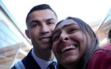 Ronaldo bảnh bao đặt chân đến Qatar dự World Cup 2022