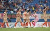 Cận cảnh 3 phút bùng nổ giúp Công an Hà Nội đánh bại Bình Dương