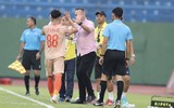 Cận cảnh 3 phút bùng nổ giúp Công an Hà Nội đánh bại Bình Dương