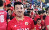 Cổ động viên vỡ òa chứng kiến CLB Công an Hà Nội thắng ngược SLNA