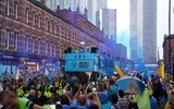 Toàn cảnh lễ diễu hành mừng cú ăn ba hoành tráng của Man City