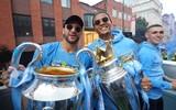 Toàn cảnh lễ diễu hành mừng cú ăn ba hoành tráng của Man City