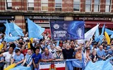 Toàn cảnh lễ diễu hành mừng cú ăn ba hoành tráng của Man City