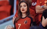 De Bruyne 'diễn cảnh nóng' với vợ xinh trên biển