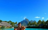 Vợ Courtois nghiện mặc bikini nhỏ xíu khoe dáng ngọc