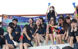 Muôn trạng thái cảm xúc cổ động viên bóng đá học sinh Hà Nội