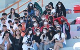 Muôn trạng thái cảm xúc cổ động viên bóng đá học sinh Hà Nội