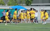 Chùm ảnh loạt trận 10h30 sáng 12-11