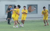 Chùm ảnh loạt trận 8h30 sáng 12-11