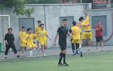 Chùm ảnh loạt trận 8h30 sáng 12-11