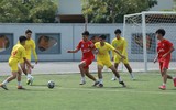 Chùm ảnh loạt trận 10h30 sáng 12-11