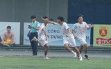 Chùm ảnh loạt trận 8h30 sáng 12-11