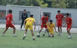 Chùm ảnh loạt trận 10h30 sáng 12-11