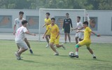 Chùm ảnh loạt trận 8h30 sáng 12-11