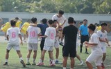 Chùm ảnh loạt trận 8h30 sáng 12-11