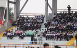 Cổ động viên THPT Ngô Gia Tự - Hà Đông mở hội trên khán đài mừng vé đi tiếp