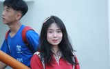 Những fan nữ 'đốn tim' khán giả ở vòng đấu bảng