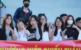 Những fan nữ 'đốn tim' khán giả ở vòng đấu bảng