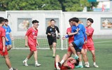 Đội nhì bảng Thực nghiệm gây sốc khi hạ đẹp THPT Nguyễn Huệ