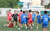 Đội nhì bảng Thực nghiệm gây sốc khi hạ đẹp THPT Nguyễn Huệ