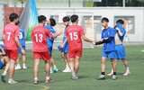 Đội nhì bảng Thực nghiệm gây sốc khi hạ đẹp THPT Nguyễn Huệ