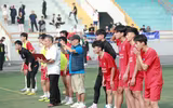 Tiền đạo về bắt gôn, THPT Xa La 'quật ngã' á quân Thạch Thất