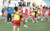 Tiền đạo về bắt gôn, THPT Xa La 'quật ngã' á quân Thạch Thất