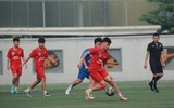 Đương kim vô địch giành vé tứ kết sau chiến thắng 4-0