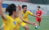 Đương kim vô địch ngược dòng ngoạn mục vào bán kết