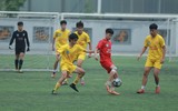 Đương kim vô địch ngược dòng ngoạn mục vào bán kết