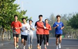 Nguyễn Thị Oanh và dàn sao điền kinh căng mình luyện tập cho Tiền Phong Marathon 2024