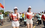 Hoa hậu Đỗ Thị Hà, Thanh Thủy khoe sải chân dài trên đường chạy Phú Yên