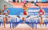 Đôi chân dài miên man của 'hotgirl điền kinh' Trung Quốc