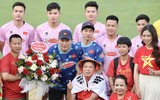 Hình ảnh HLV Kim Sang-sik lần đầu 'quần thảo' trên sân tập cùng tuyển Việt Nam