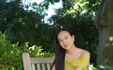 Madam Pang khoe dáng đẹp ở Thụy Sĩ