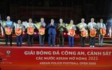 Hình ảnh cuốn hút từ Lễ khai mạc Giải bóng đá Công an, Cảnh sát ASEAN mở rộng 2025