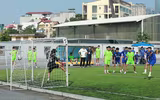 Chùm ảnh loạt trận 13h30 ngày 12-11