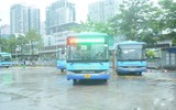Hình ảnh xe buýt Hà Nội lăn bánh sau nhiều tháng “đắp chiếu”