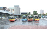 Hình ảnh xe buýt Hà Nội lăn bánh sau nhiều tháng “đắp chiếu”