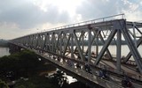 Xem kiểm nghiệm từ chiếc ốc vít để sửa tổng thể cầu Chương Dương 36 năm tuổi