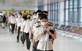 Dòng người ùn ùn đổ về sân bay quốc tế Nội Bài rời Thủ đô nghỉ lễ Quốc khánh