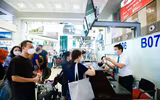 Dòng người ùn ùn đổ về sân bay quốc tế Nội Bài rời Thủ đô nghỉ lễ Quốc khánh