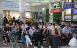 Dòng người nườm nượp rời Thủ đô nghỉ lễ, đường phố, bến xe đông đúc