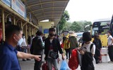 Người dân “tay xách, nách mang” trở lại Thủ đô sau kỳ nghỉ lễ kéo dài